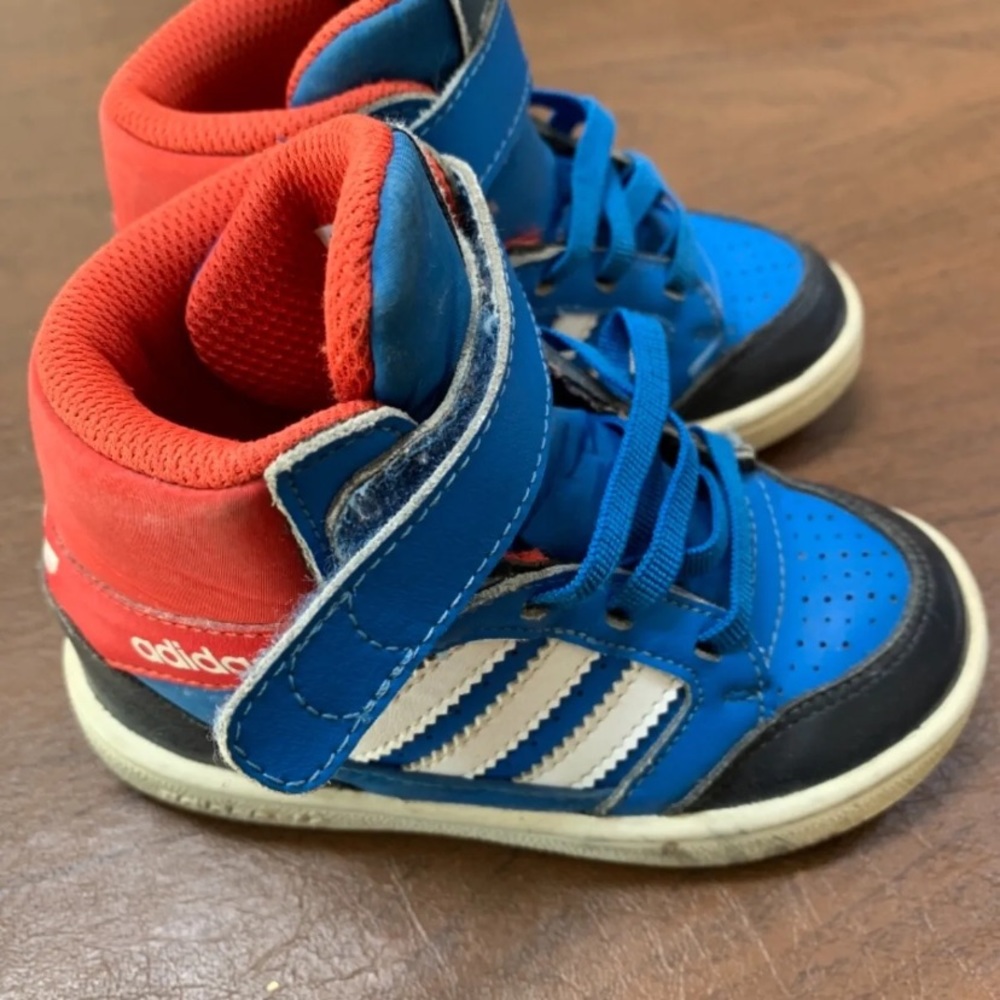 Adidas Boys  Hightops size 7k